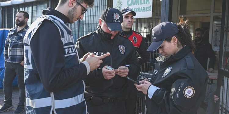 İstanbul’da polis helikopterine lazer tutan bireye 91 bin lira ceza