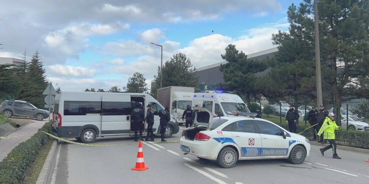 Kocaeli’deki fabrikada 7 emekçi rehin alındı