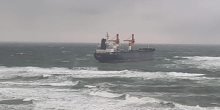 Marmara Denizi’nde kargo gemisi için kurtarma çalışması başladı