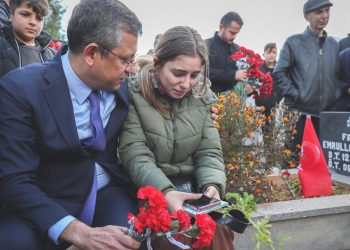 Özgür Özel: Yas konutunda siyaset olmaz