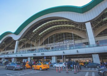 Sabiha Gökçen Havalimanı’nda uçuşlara sis pürüzü