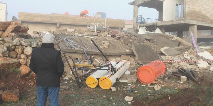 Şanlıurfa’da mesken çöktü: 2 meyyit, 8 yaralı