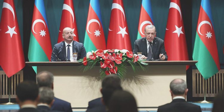 Türkiye ile Azerbaycan ortasında 3 muahede imzalandı