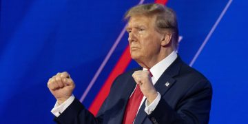 454 milyon dolar ceza alan Trump: Param var