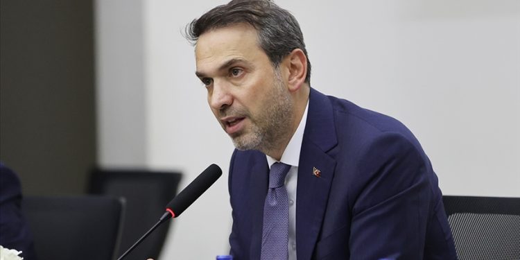 Bakan Bayraktar açıkladı: Elektrik ve doğalgaza zam yok!
