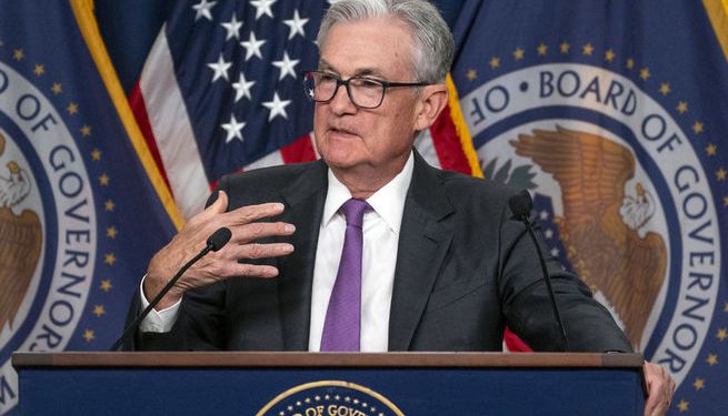 Powell faiz indirimlerini masada bıraktı