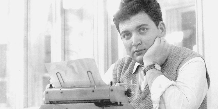 Meslek onuru için savaşan bir duayen Nezih Demirkent