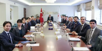 Bakan Bayraktar, Japon Uluslararası İşbirliği Bankası heyetiyle bir araya geldi