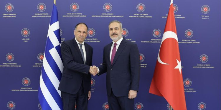 Bakan Fidan, Yunan mevkidaşı Yerapetritis ile görüştü