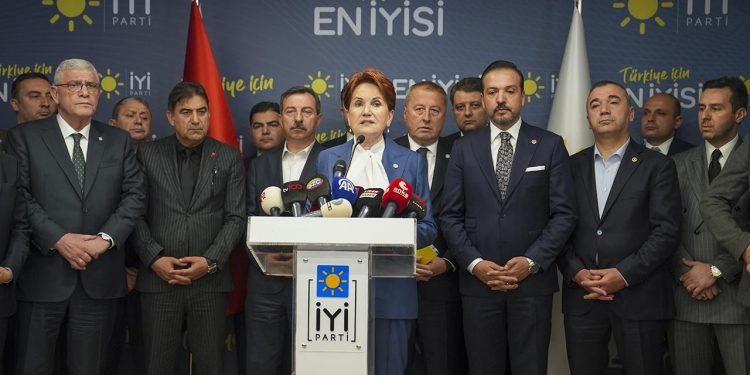 İYİ Parti olağanüstü kongre kararı aldı