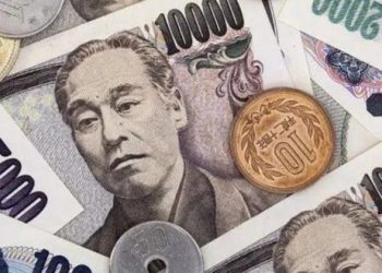 Japonya yeni, 34 yılın en düşük seviyesini test etti