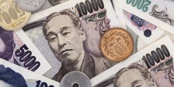 Japonya yeni, 34 yılın en düşük seviyesini test etti