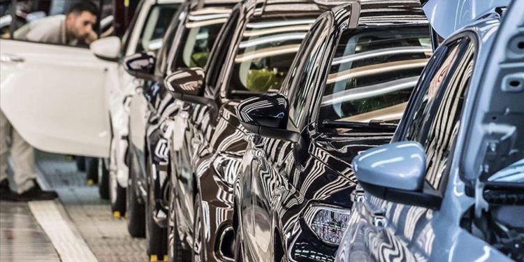 AB pazarında yeni otomobil satışları nisanda hızlandı