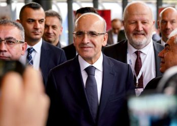 Bakan Şimşek tek haneli enflasyon için 2026 yılını işaret etti