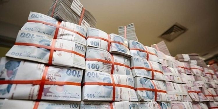 Hazine nakit dengesi Nisan’da açık verdi