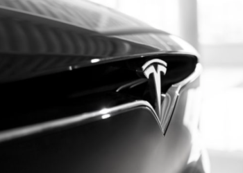 Tesla, işçi çıkarma ile belirsizliğini sürdürüyor!