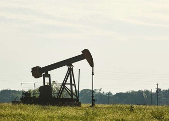 Doların güçlenmesi petrol talebini baskılıyor