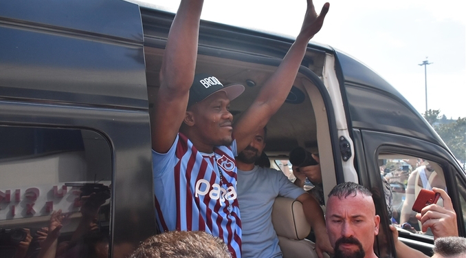 Trabzon’da Nwakaeme’ye coşkulu karşılama