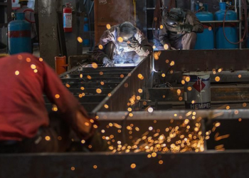 ABD’nin imalat sektöründeki daralma sürüyor