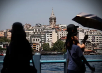 İstanbul güne sıcak hava ve yüksek nem ile başladı!