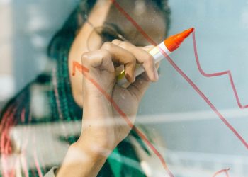 Teknoloji Hisselerinde Sert Düşüş: Üç Kritik Sebep