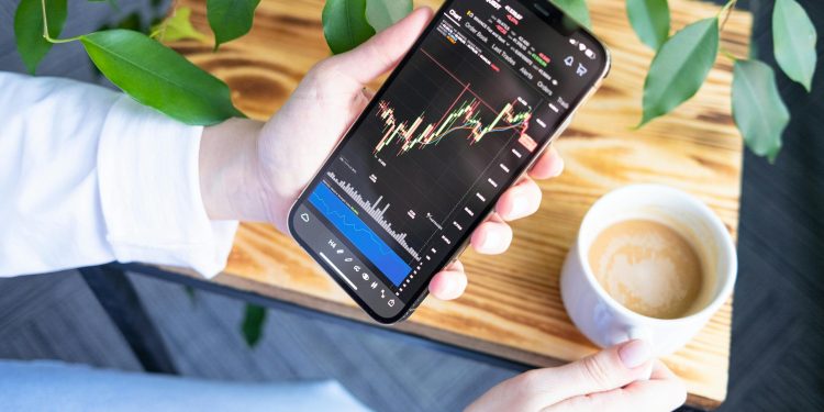 Bitcoin’in Hafta Sonu Kapanışı: 73 Bin Dolar Üzeri mi 60 Bin Dolar Altı mı?