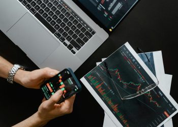 Endeksten Hızla Yükselen Hisseler