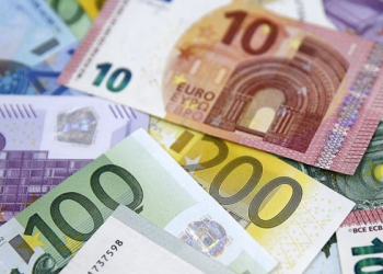 Euro, dolar karşısında 1.5 haftanın zirvesinde