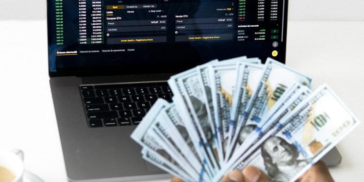 12 göstergesi “al” veren hisseler (26.08.2024)