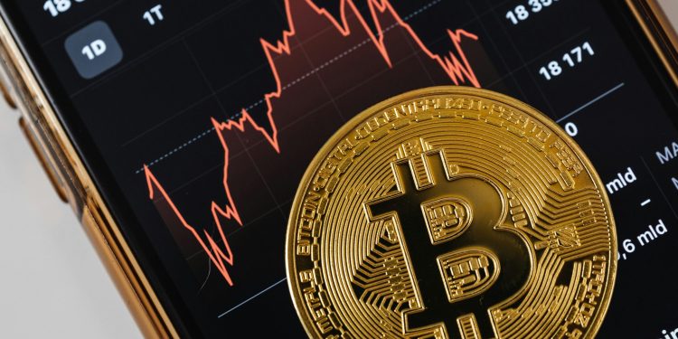 Bitcoin’de Resesyon Depremi: Değer Kaybı %18’i Aştı