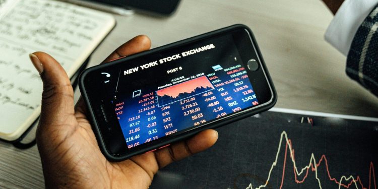 Ünlü Analist Uyardı: BIST Kritik Eşiği Kırdı