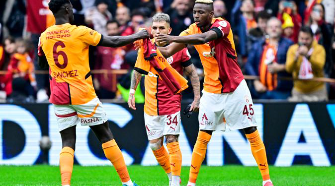 Galatasaray 3 puanı 3 golle aldı