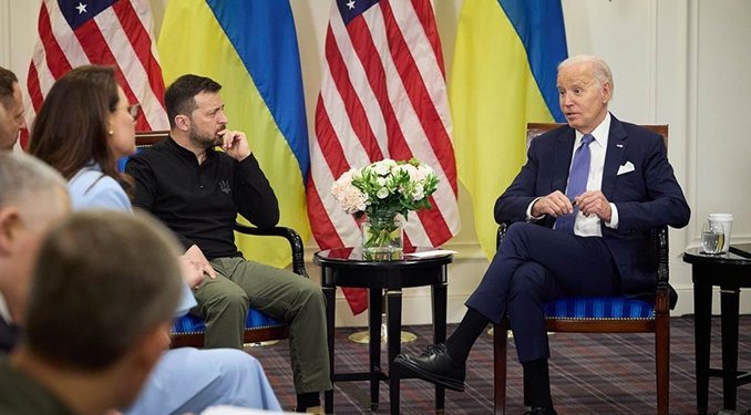 Zelenskiy ile görüşen Biden: Kiev’e desteği sürdürmekte kararlıyız