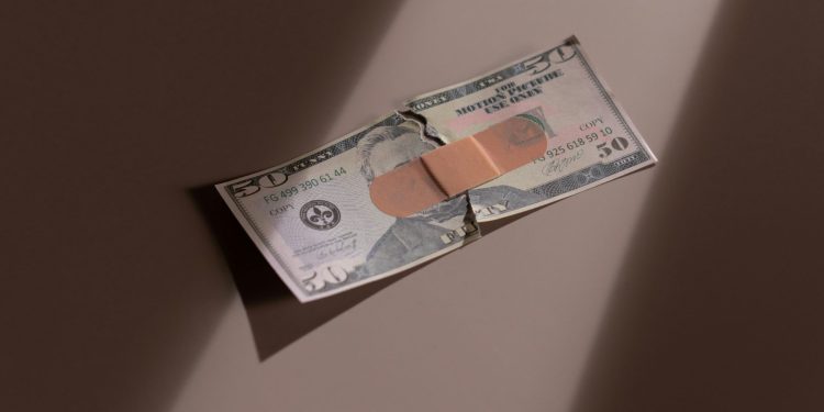 Hazine getiri eğrisinde kısa süreli pozitife dönüş