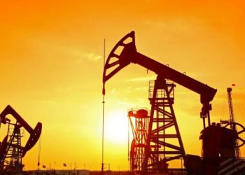 İsrail-İran gerginliğinin ardından ham petrol yüzde 4 değerlendi