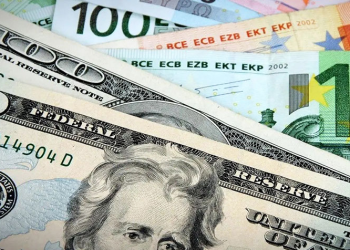 Euro/dolar 4.5 ayın dibinde