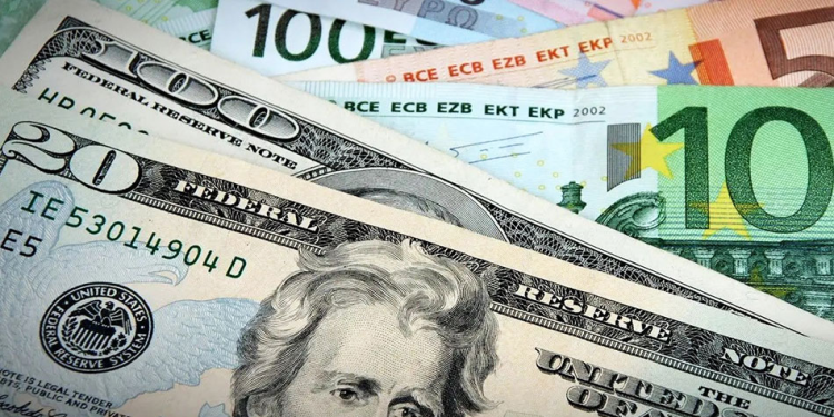 Euro/dolar 4.5 ayın dibinde