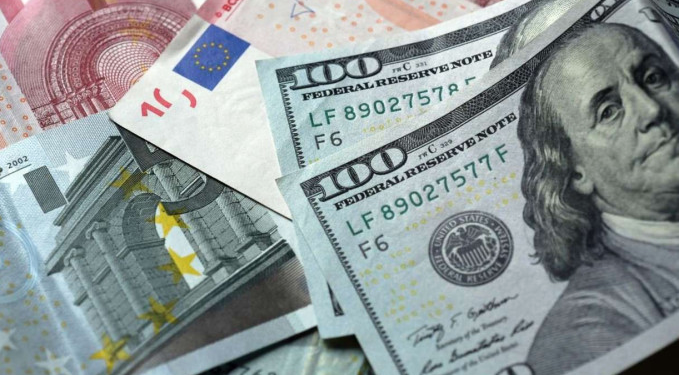 Euro, dolar karşısında 1.0’a gerileyebilir