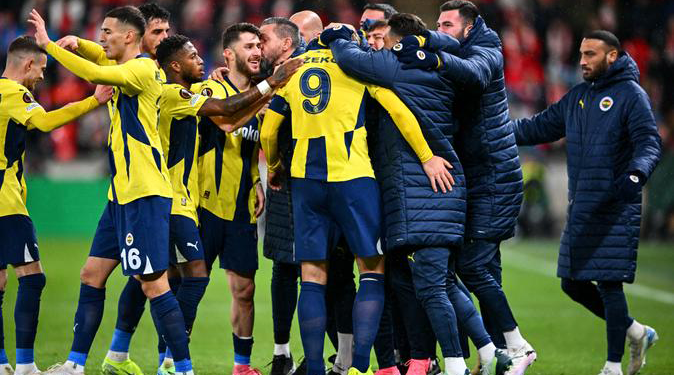 Fenerbahçe geriden gelip kazandı