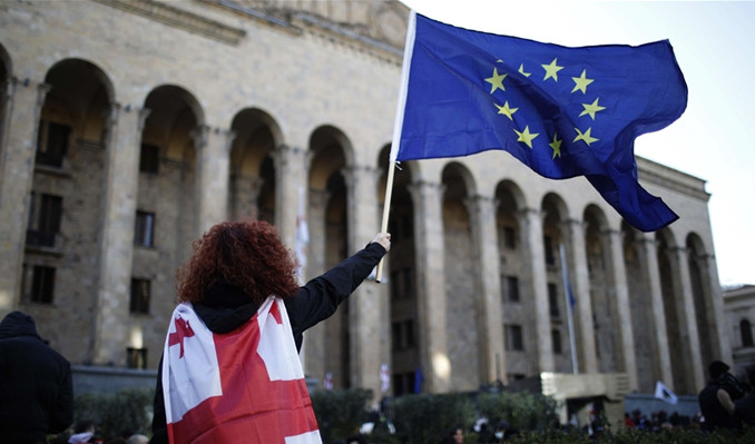 Gürcistan’da AB protestosu: Binlerce kişi katıldı