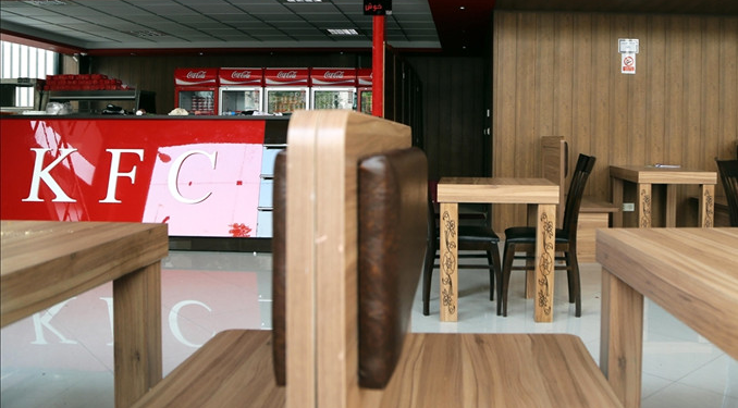 KFC ve Pizza Hut’ın satışları düşüşünü sürdürdü