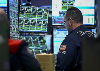 New York borsası yatay seyirle açıldı