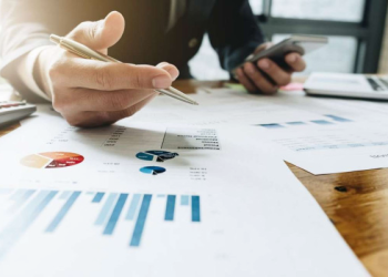 O hisse altın ve doların toplam getirisinin 3 katı kazandırdı