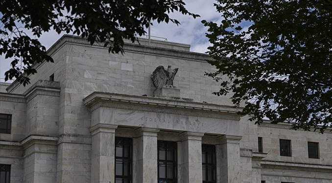 Fed tutanaklarında kademeli faiz indirimi sinyali