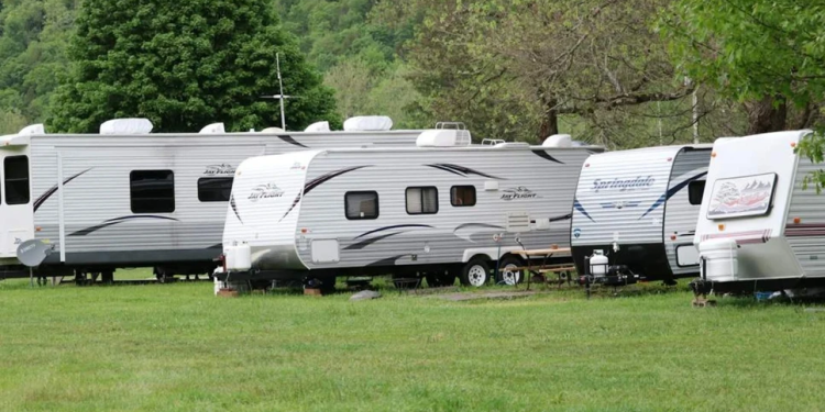 Dev karavan satıcısı iflas etti