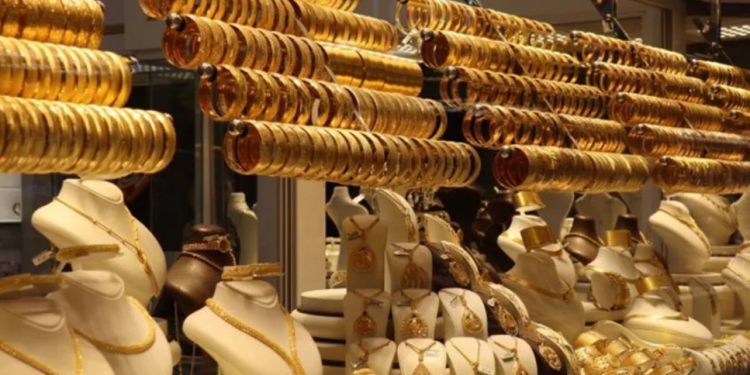 Rusya-Ukrayna savaşı nedeniyle tırmanan jeopolitik gerginlikle altın yine yükselişe geçti