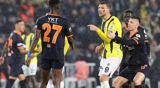 Dzeko’ya kafa atan Ba, özür diledi!