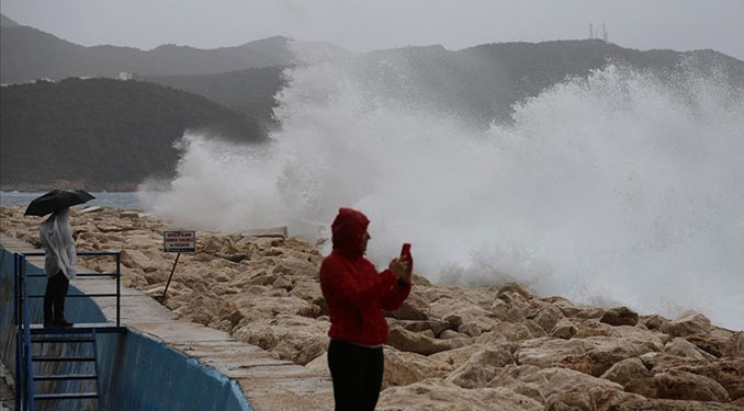 Meteorolojiden Batı Akdeniz için fırtına uyarısı