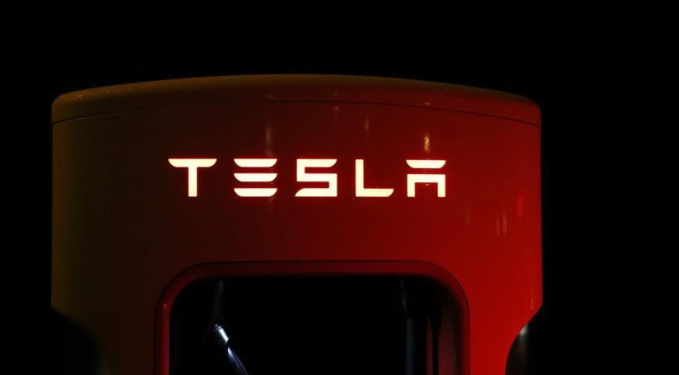 Tesla hisseleri uçuşa geçti!