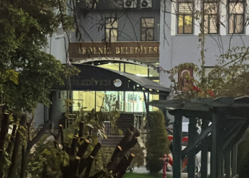 DEM Partili Akdeniz Belediye Başkanı gözaltına alındı